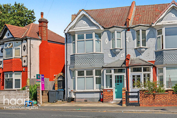 3 Bedroom Semi-Detached House For Sale In Brook Road, Thornton Heath, CR7