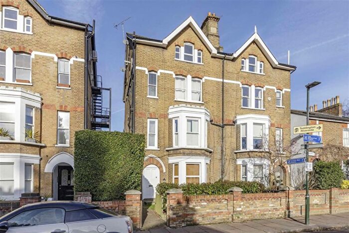 2 Bedroom Flat To Rent In Ferry Road, Teddington, TW11