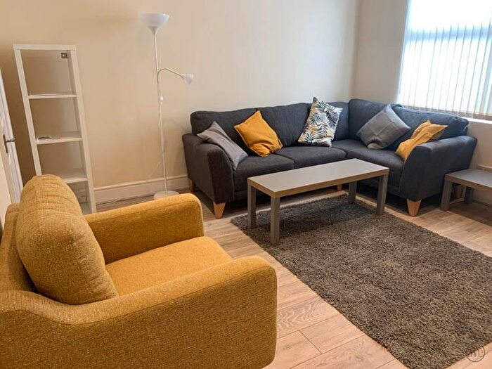 5 Bedroom House To Rent In Blandford Grove, Leeds, LS2