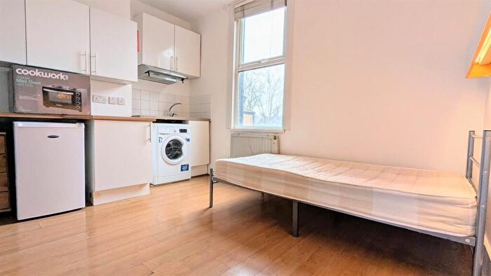 Studio To Rent In Park Avenue, N22