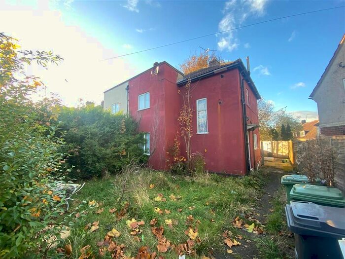 3 Bedroom Semi-Detached House For Sale In Pen Green Lane, Corby, NN17