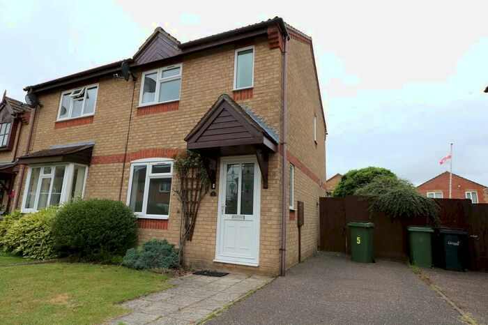 2 Bedroom Semi-Detached House To Rent In St Nicholas Close, Long Stratton, NR15