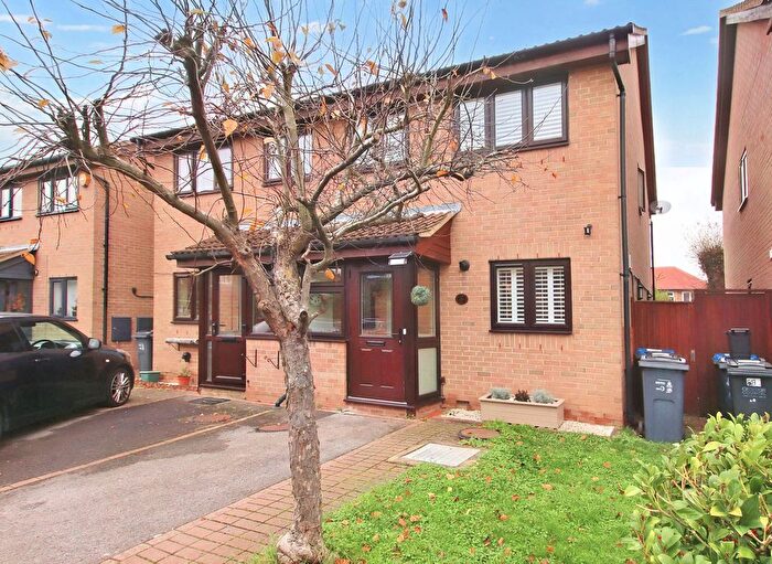 3 Bedroom Semi Detached House For Sale In Watlings Close, Shirley, CR0