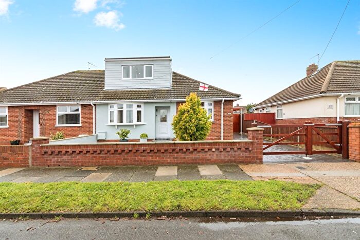 2 Bedroom Bungalow For Sale In Highland Way, Lowestoft, NR33