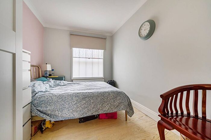 2 Bedroom Flat For Sale In Regents Park Road, Chalk Farm, London, NW1