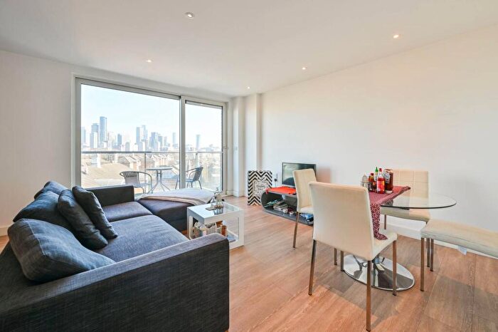 2 Bedroom Flat For Sale In Seafarer Way, Rotherhithe, London, SE16