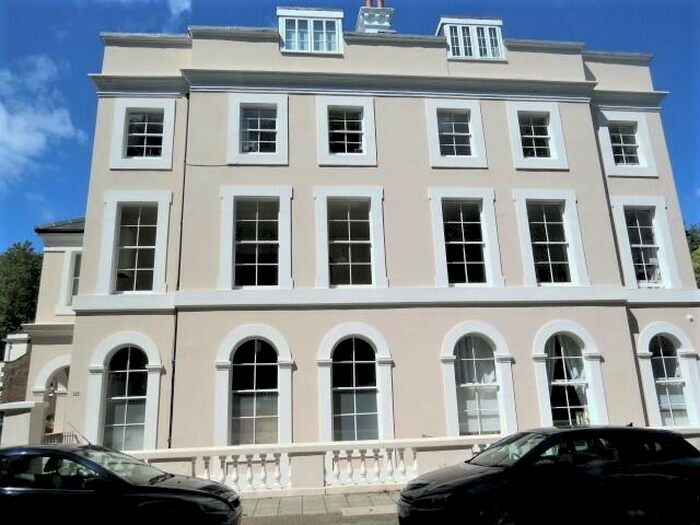 2 Bedroom Apartment To Rent In Grove Park, Camberwell, London, SE5