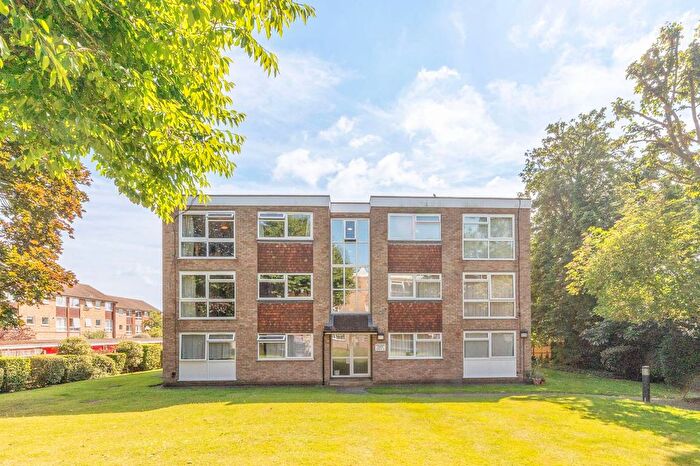 1 Bedroom Flat To Rent In Chanctonbury Gardens, Sutton, SM2