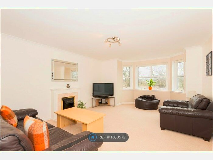 2 Bedroom Flat To Rent In Ruthrieston Court, Aberdeen, AB10