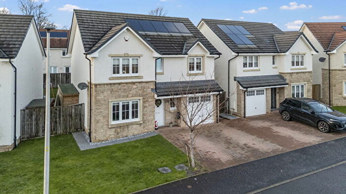 4 Bedroom Detached House For Sale In Portree Crescent, Bishopton, PA7