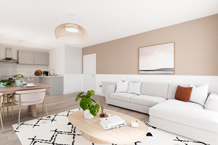 2 Bedroom Apartment For Sale In John Thornycroft Road, Southampton, Hampshire, SO19
