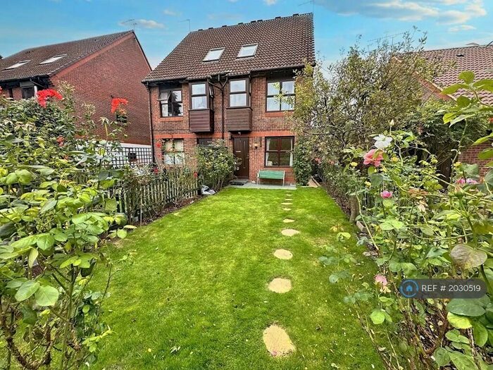 1 Bedroom Flat To Rent In Goldsworth Park, Woking, GU21