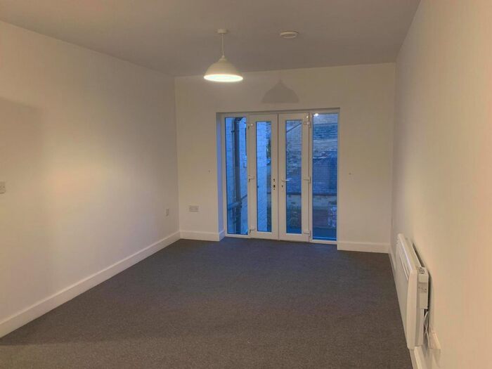 1 Bedroom Flat To Rent In Caldercliffe Road, Huddersfield, HD4