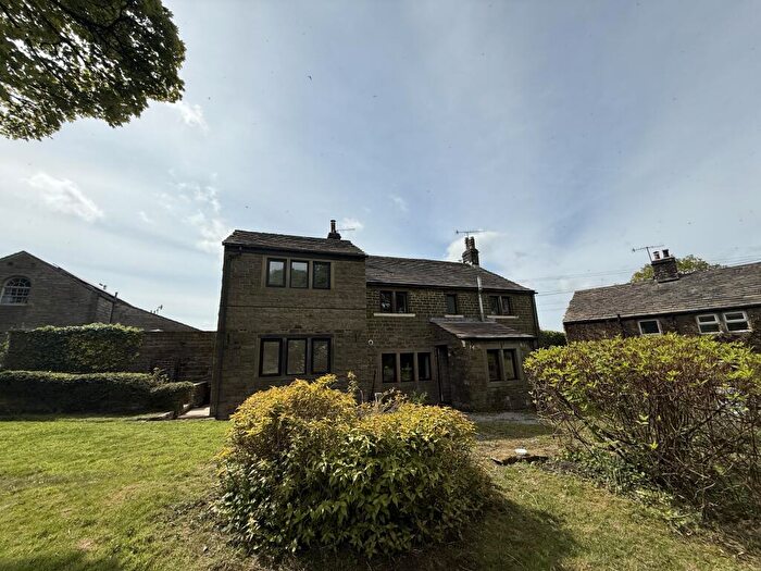 3 Bedroom Farm House To Rent In Sheffield Road, Jackson Bridge, Holmfirth, HD9