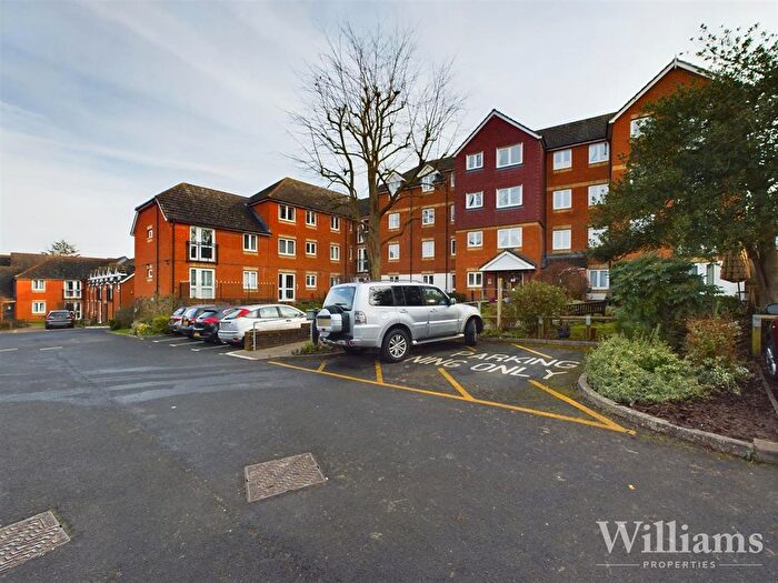 1 Bedroom Property For Sale In Willow Road, Aylesbury, HP19