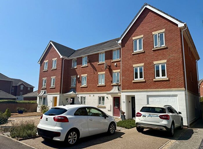 4 Bedroom Semi-Detached House For Sale In Vanguard Road, Priddy's Hard, PO12