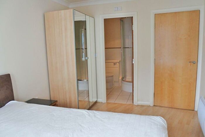 2 Bedroom Flat To Rent In Crown Heights, Alencon Link, Basingstoke, RG21
