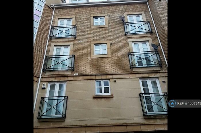 2 Bedroom Flat To Rent In Sandpiper Close, Kent, DA9