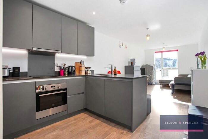 2 Bedroom Apartment For Sale In Scotland Green, Tottenham, N17