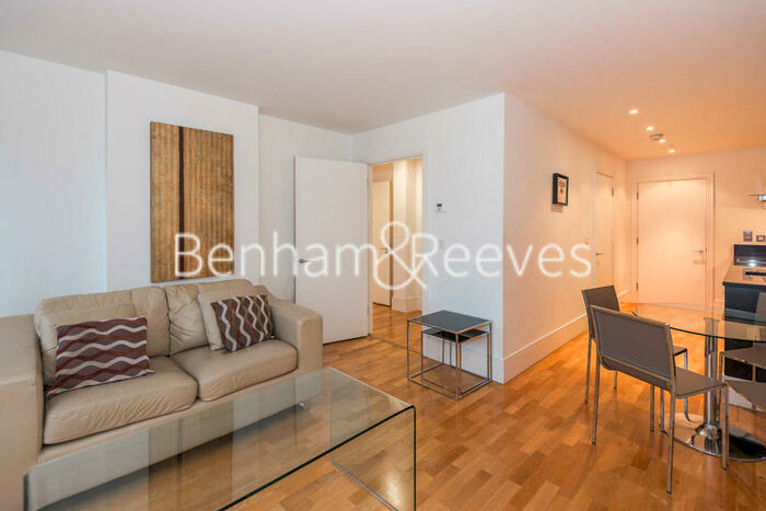 1 Bedroom Apartment To Rent In Highbury Stadium Square, Highbury, N5