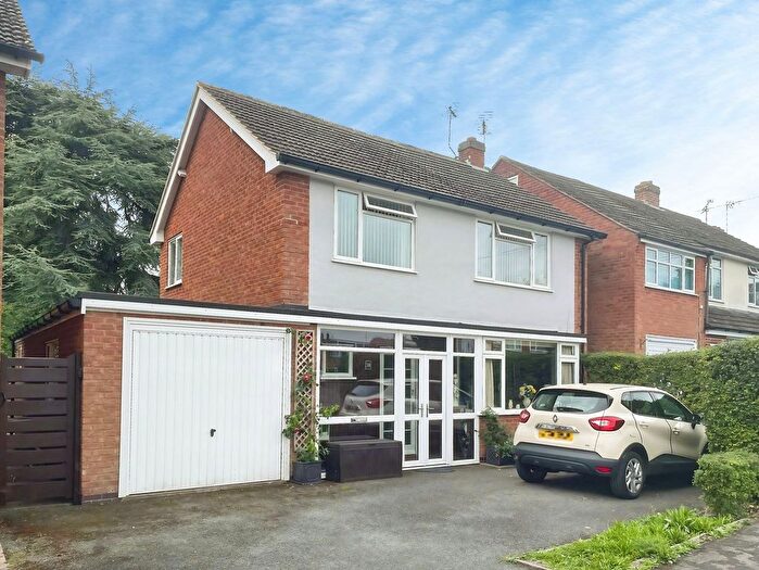 3 Bedroom Detached House For Sale In Kent Drive, Oadby, LE2