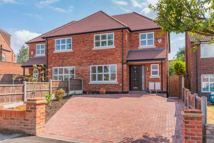 3 Bedroom Semi-Detached House To Rent In Hare Crescent, Watford, WD25