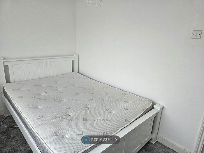 1 Bedroom Flat To Rent In St Georges Road, Feltham, TW13