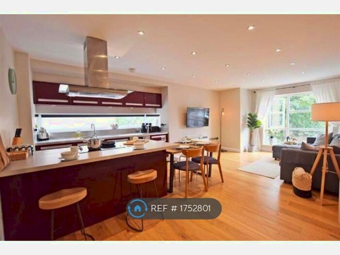 2 Bedroom Flat To Rent In Wilmslow Road, Manchester, M20