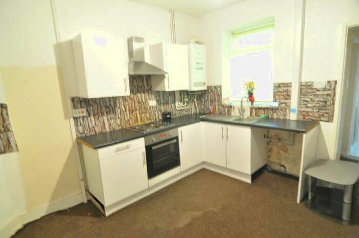 2 Bedroom House To Rent In New Street, Great Houghton, S72