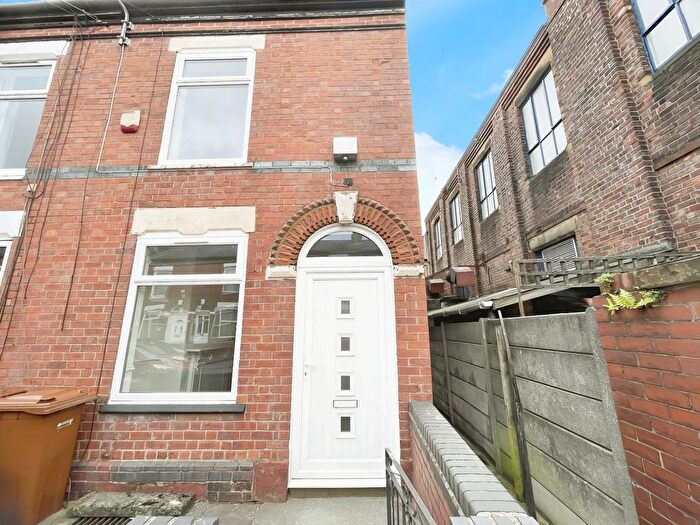 2 Bedroom End Of Terrace House To Rent In St. Matthews Road, Stockport, Greater Manchester, SK3