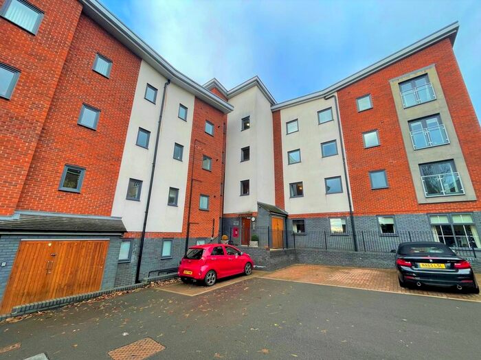 2 Bedroom Flat To Rent In Lichfield Road, Four Oaks, Sutton Coldfield B74