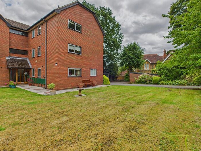 2 Bedroom Flat For Sale In Albert Road North, Great Malvern, WR14