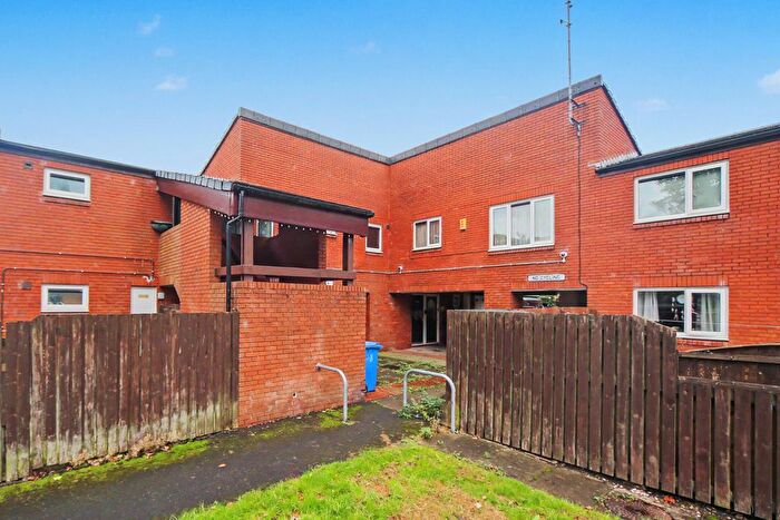 2 Bedroom Flat For Sale In Fell View, Chorley, PR6