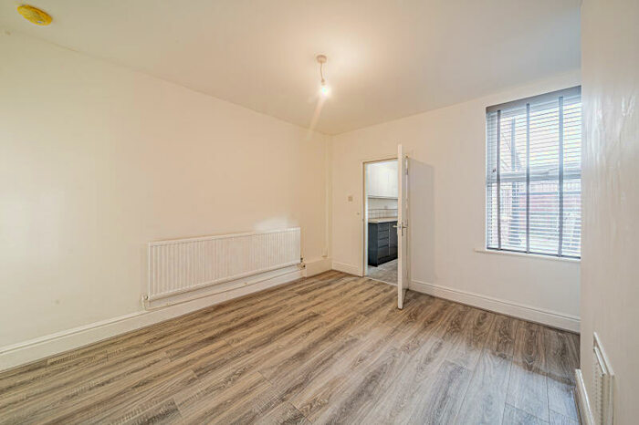 3 Bedroom Property To Rent In Glentworth Road, Nottingham, NG7