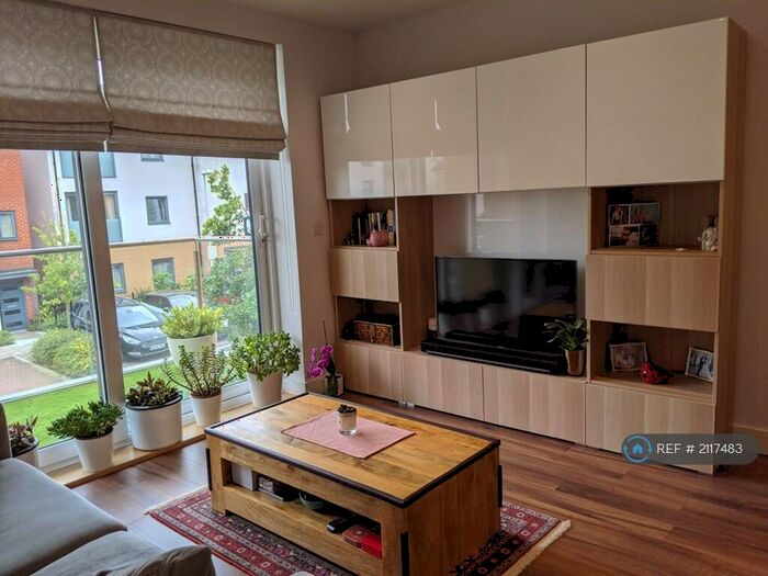 2 Bedroom Flat To Rent In Drake Way, Reading, RG2