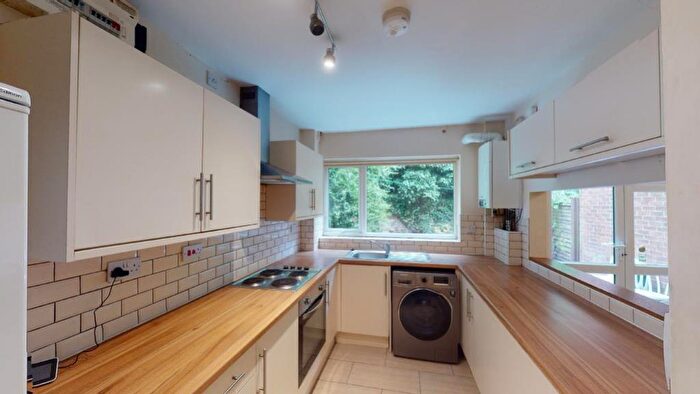 4 Bedroom Semi-Detached House To Rent In Weston Avenue, The Arboretum, Nottingham, NG7