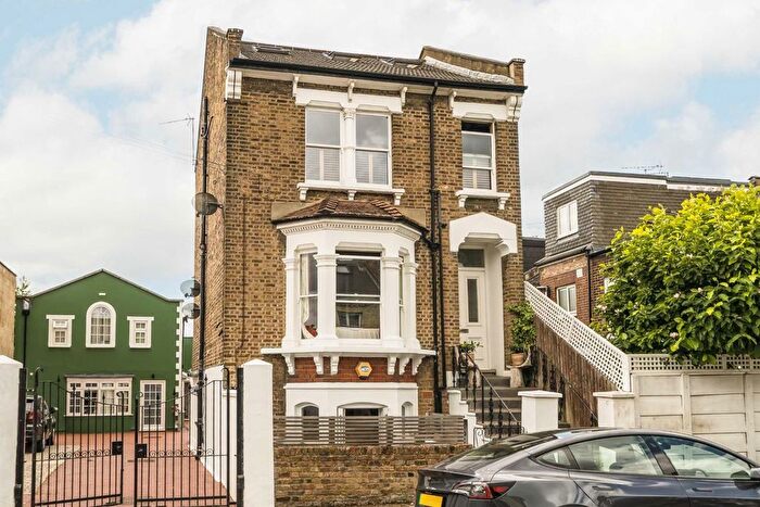 2 Bedroom Flat For Sale In Saville Road, Chiswick, W4