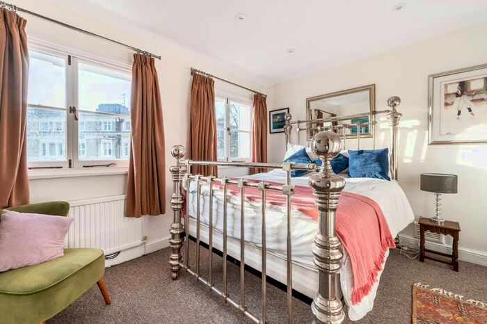 2 Bedroom Flat To Rent In Ladbroke Gardens, Notting Hill, London, W11