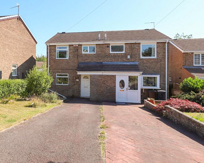 3 Bedroom Semi-Detached House For Sale In Grassmoor Close, Sheffield, S12