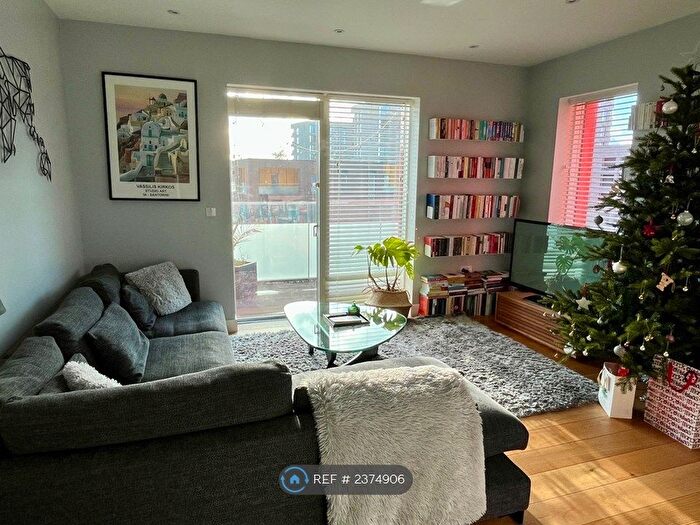 2 Bedroom Flat To Rent In Halpin Building, London, SE10