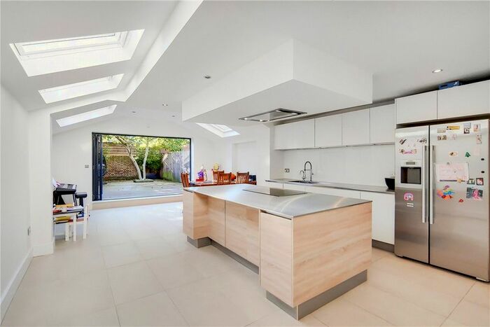 4 Bedroom Detached House To Rent In Chaldon Road, London, SW6