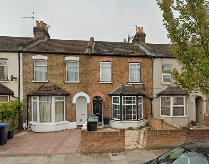 4 Bedroom Terraced House To Rent In Mandeville Road, Enfield, London, EN3