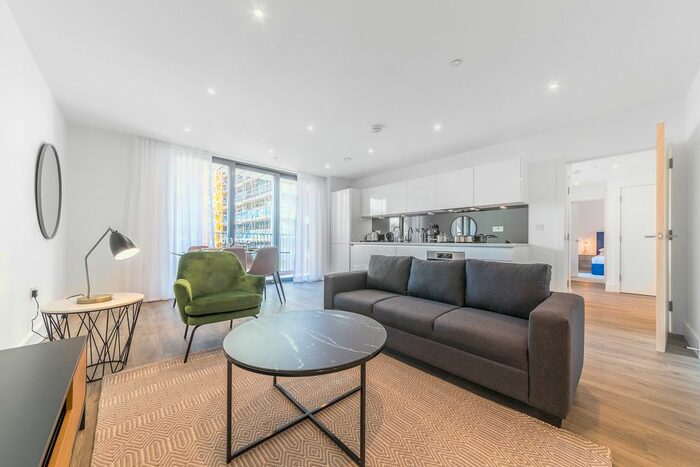 2 Bedroom Flat To Rent In High Street, Staines-Upon-Thames, Surrey, TW18