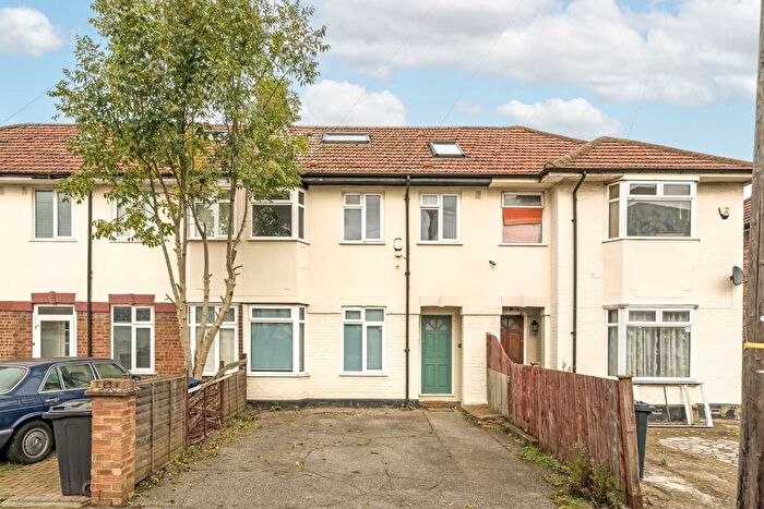 5 Bedroom Terraced House To Rent In Sunningdale Avenue, London, W3