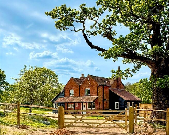 3 Bedroom Detached House To Rent In Westbrook Hill, Elstead, Godalming, GU8