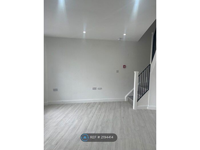 2 Bedroom End Of Terrace House To Rent In Albion Street, Brierley Hill, DY5