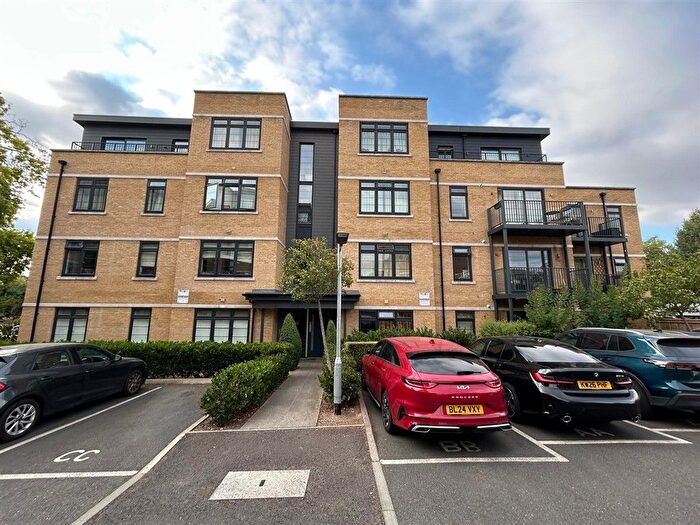 1 Bedroom Flat For Sale In Samuelson Place, Isleworth, TW7