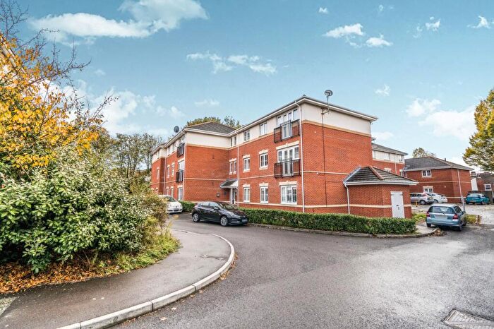2 Bedroom Flat To Rent In Netley House, Mirabella Close, Southampton, SO19