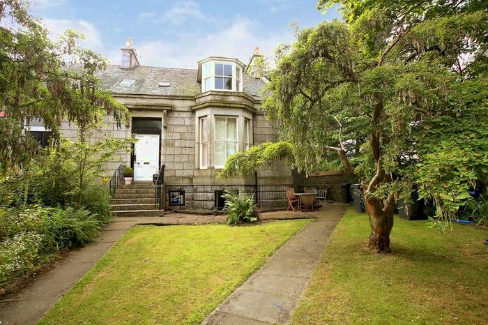 3 Bedroom Flat To Rent In Carden Terrace, Garden Apartment, AB10