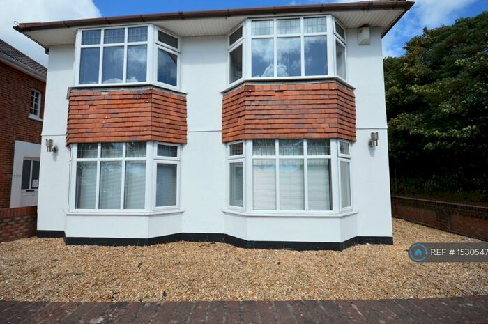 2 Bedroom Flat To Rent In Alton Road, Bournemouth, BH10